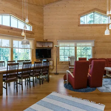 Pyoeriaeinen By Interhome Holiday home Pihlajaniemi